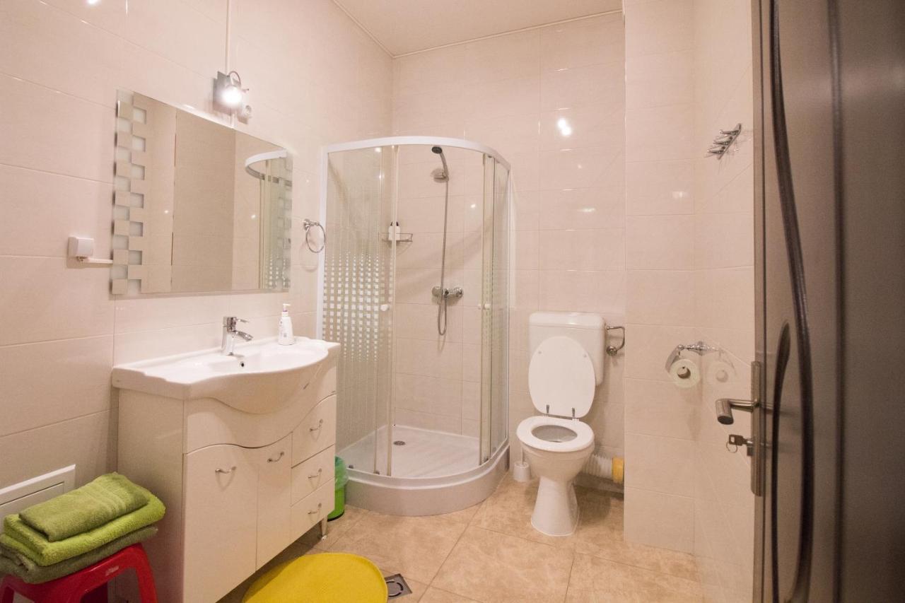 Intim Studio Flat Арад Экстерьер фото