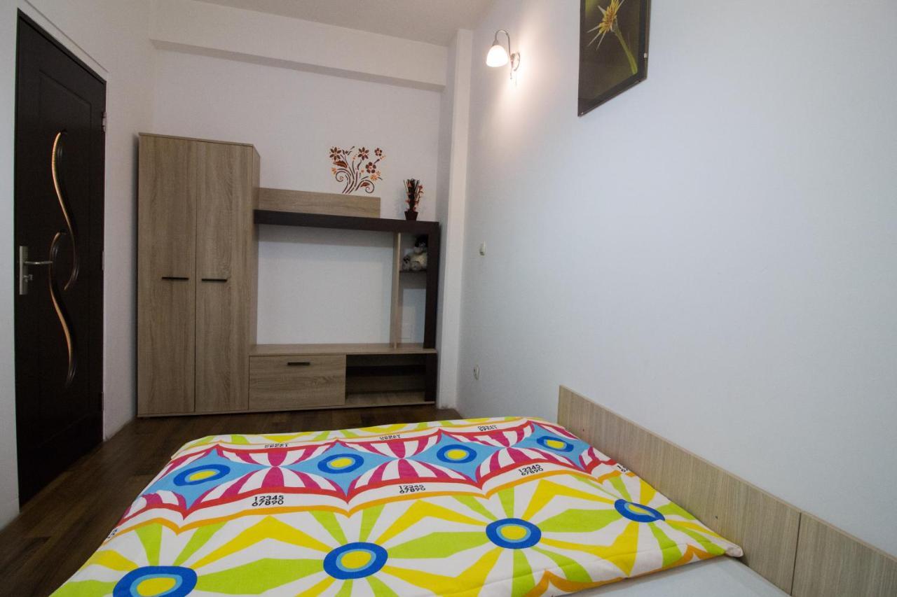 Intim Studio Flat Арад Экстерьер фото